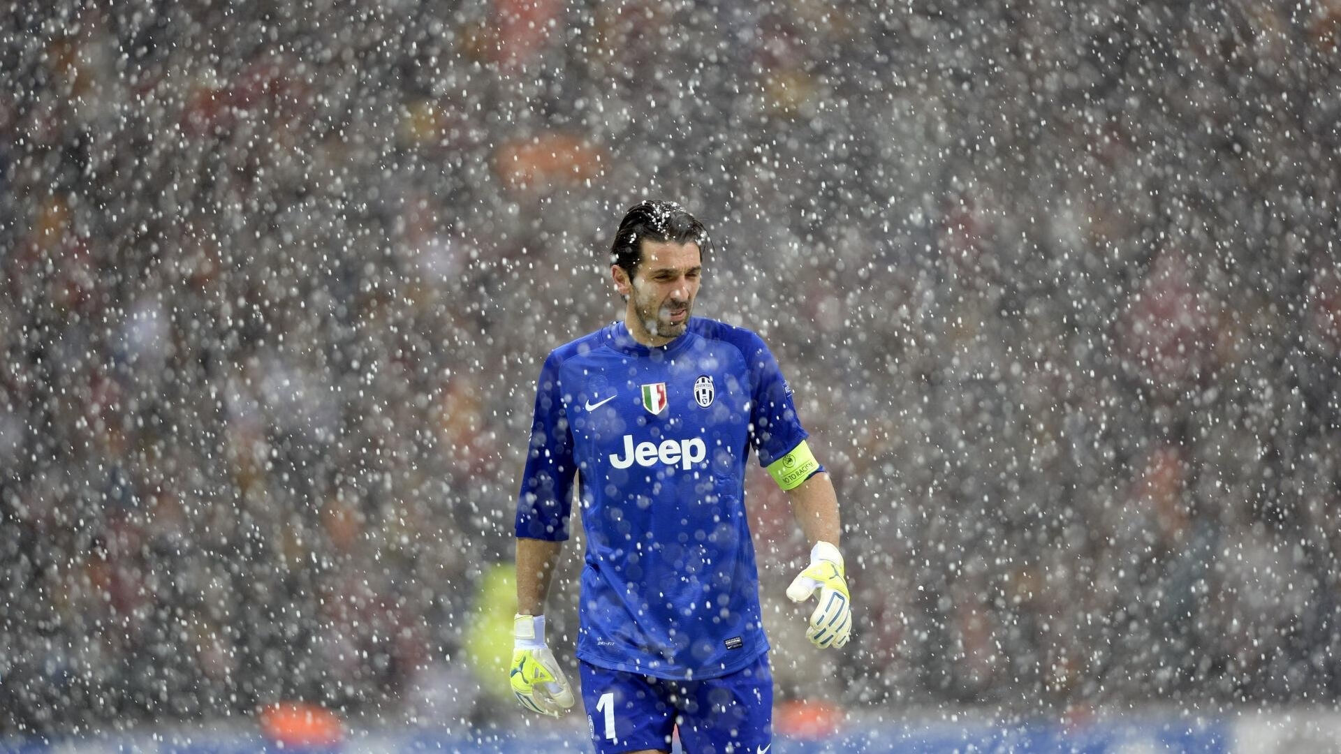 “体育总局支持青少年足球赛事，全国掀起足球热潮”，全国青少年足球工作领导小组办公室